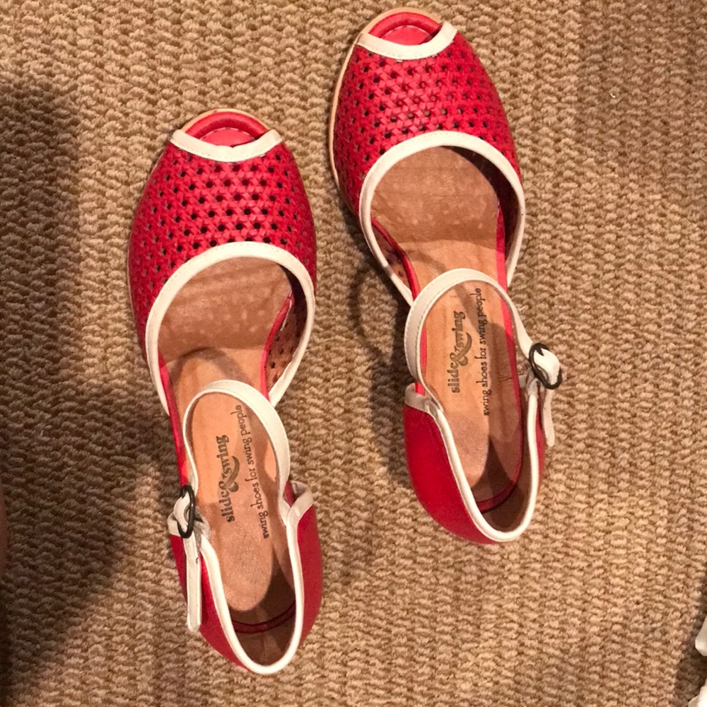 Swing shoes slide and swing red white balboa